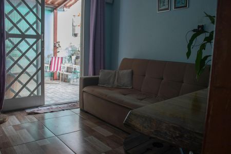 Casa à venda com 305m², 2 quartos e 6 vagas Casa à venda com 305m², 2 quartos e 6 vagasSala