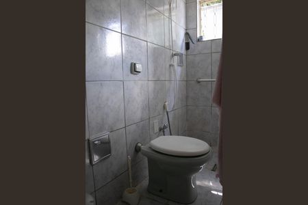 Casa à venda com 305m², 2 quartos e 6 vagas Casa à venda com 305m², 2 quartos e 6 vagasBanheiro Suíte