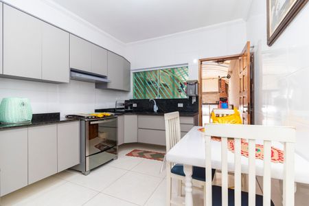 Casa à venda com 84m², 2 quartos e 2 vagasCozinha