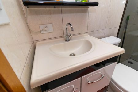 Casa à venda com 84m², 2 quartos e 2 vagasBanheiro da Suíte 2