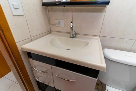 Casa à venda com 84m², 2 quartos e 2 vagasBanheiro da Suíte 2