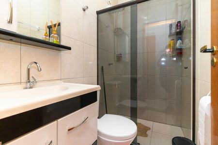 Casa à venda com 84m², 2 quartos e 2 vagasBanheiro da Suíte 2