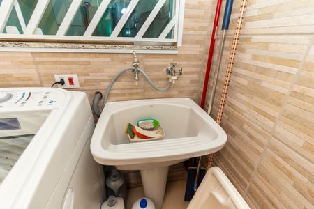 Casa à venda com 84m², 2 quartos e 2 vagasÁrea de Serviço