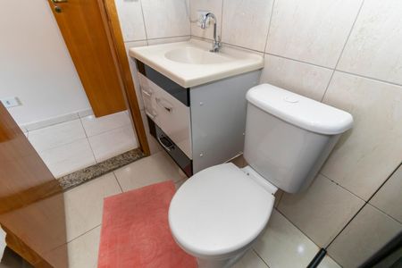 Casa à venda com 84m², 2 quartos e 2 vagasBanheiro da Suíte 2