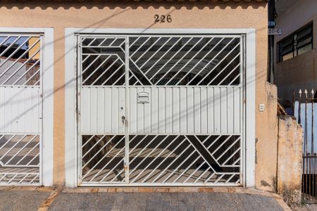 Casa à venda com 84m², 2 quartos e 2 vagasFachada