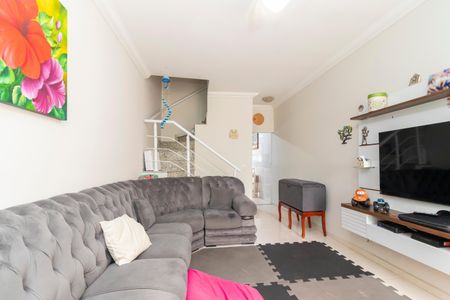 Casa à venda com 84m², 2 quartos e 2 vagasSala