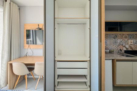 Studio à venda com 25m², 1 quarto e sem vagaArmários