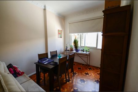 Apartamento à venda com 90m², 3 quartos e 1 vagaSala