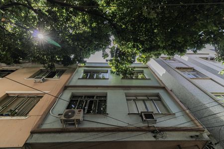 Apartamento à venda com 85m², 2 quartos e sem vaga Apartamento à venda com 85m², 2 quartos e sem vagaFachada do Prédio