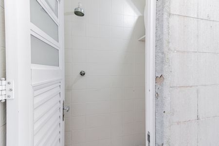 Apartamento à venda com 85m², 2 quartos e sem vaga Apartamento à venda com 85m², 2 quartos e sem vagaBanheiro de Serviço