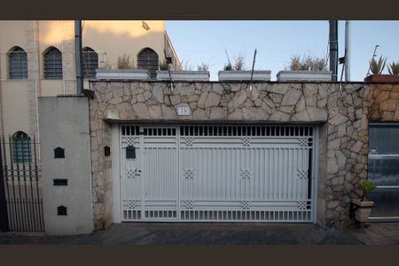 Casa à venda com 245m², 5 quartos e 4 vagasFachada