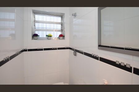 Casa à venda com 245m², 5 quartos e 4 vagasLavabo