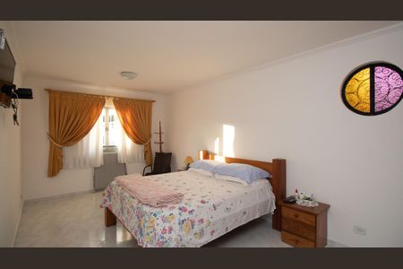 Casa à venda com 245m², 5 quartos e 4 vagasSuíte