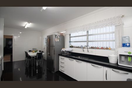 Casa à venda com 245m², 5 quartos e 4 vagasCozinha