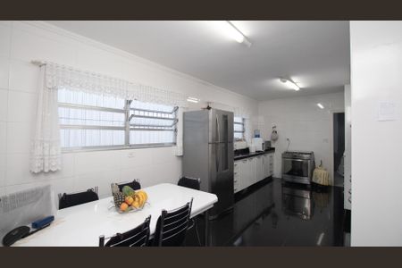 Casa à venda com 245m², 5 quartos e 4 vagasCozinha