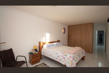 Casa à venda com 245m², 5 quartos e 4 vagasSuíte