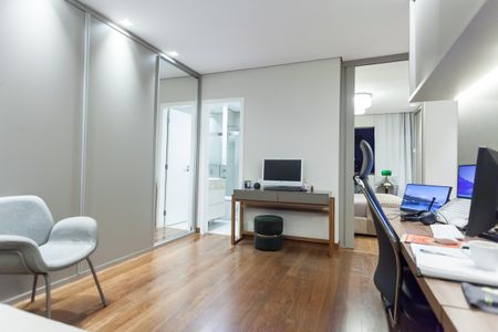 Apartamento à venda com 180m², 4 quartos e 2 vagasEscritório