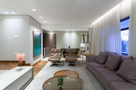 Apartamento à venda com 180m², 4 quartos e 2 vagasSala