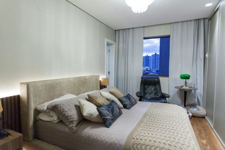 Apartamento à venda com 180m², 4 quartos e 2 vagasSuíte