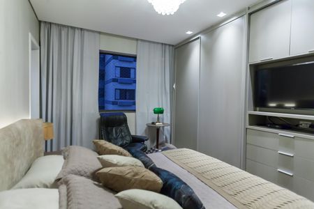 Apartamento à venda com 180m², 4 quartos e 2 vagasSuíte