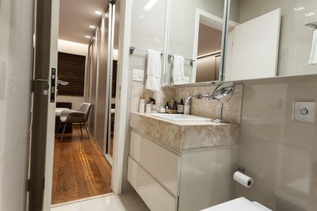 Apartamento à venda com 180m², 4 quartos e 2 vagasBanheiro Social 2