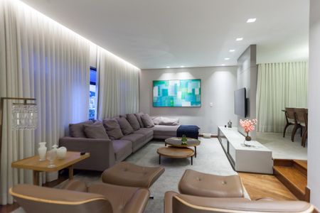 Apartamento à venda com 180m², 4 quartos e 2 vagasSala