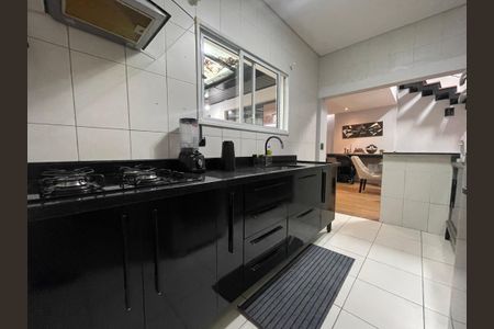 Casa de condomínio para alugar com 160m², 3 quartos e 2 vagas Casa de condomínio para alugar com 160m², 3 quartos e 2 vagasCozinha