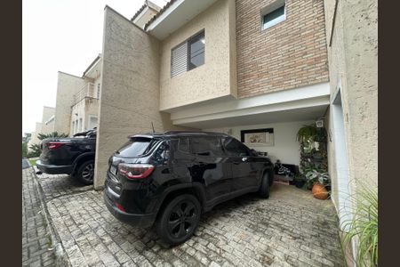 Casa de condomínio para alugar com 160m², 3 quartos e 2 vagas Casa de condomínio para alugar com 160m², 3 quartos e 2 vagasFachada casa