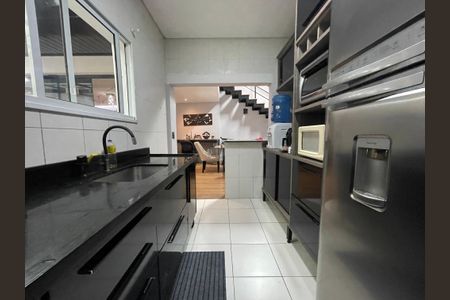 Casa de condomínio para alugar com 160m², 3 quartos e 2 vagas Casa de condomínio para alugar com 160m², 3 quartos e 2 vagasCozinha