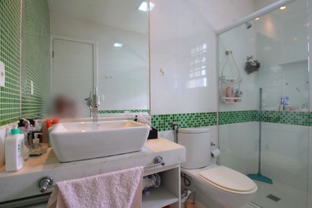 Casa à venda com 397m², 4 quartos e 7 vagasBanheiro da Suíte 4