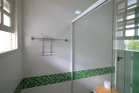 Casa à venda com 397m², 4 quartos e 7 vagasBanheiro da Suíte 4