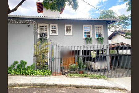 Casa à venda com 397m², 4 quartos e 7 vagasFachada