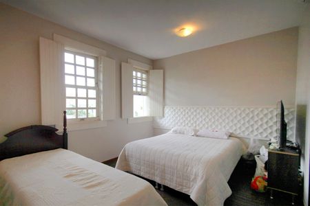 Casa à venda com 397m², 4 quartos e 7 vagasSuite 4