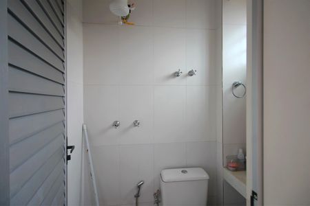 Casa à venda com 397m², 4 quartos e 7 vagasBanheiro de serviço