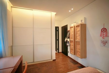 Casa à venda com 397m², 4 quartos e 7 vagasSuite 2