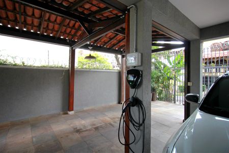 Casa à venda com 397m², 4 quartos e 7 vagasVagas