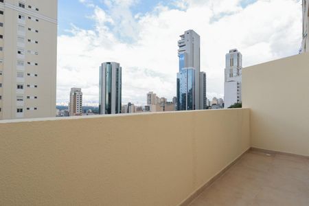 Studio para alugar com 33m², 1 quarto e sem vaga Studio para alugar com 33m², 1 quarto e sem vagaStudio - Varanda