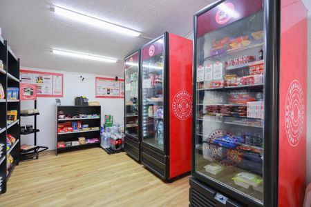 Studio para alugar com 33m², 1 quarto e sem vaga Studio para alugar com 33m², 1 quarto e sem vagaÁrea comum - Mini-mercado