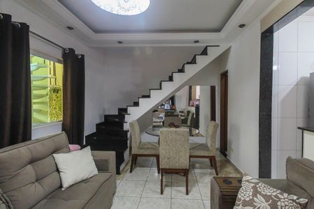 Casa à venda com 100m², 3 quartos e 2 vagasSala