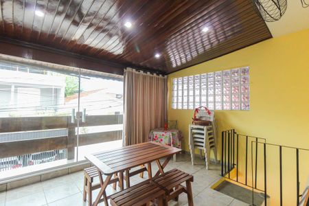 Casa à venda com 100m², 3 quartos e 2 vagasÁrea gourmet