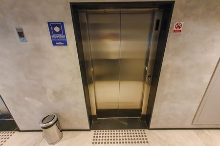 Apartamento para alugar com 55m², 2 quartos e 1 vaga Apartamento para alugar com 55m², 2 quartos e 1 vagaElevador