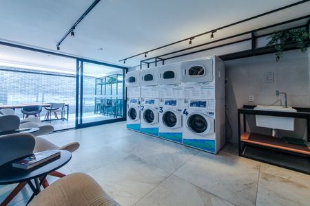 Apartamento para alugar com 55m², 2 quartos e 1 vaga Apartamento para alugar com 55m², 2 quartos e 1 vagaLavanderia