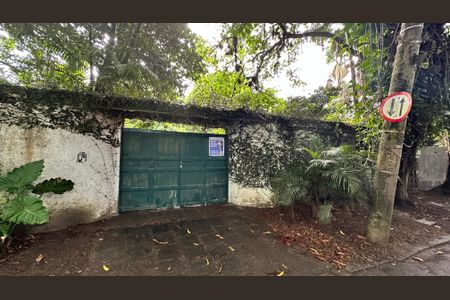 Casa à venda com 1506m², 2 quartos e 3 vagasFachada