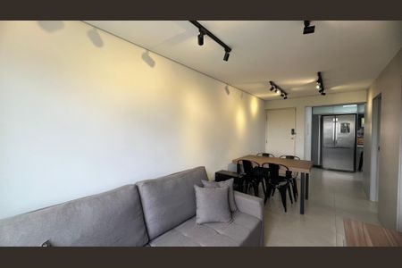 Apartamento à venda com 47m², 1 quarto e 1 vaga Apartamento à venda com 47m², 1 quarto e 1 vagaSala de TV