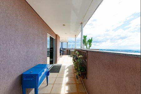 Apartamento à venda com 168m², 3 quartos e 3 vagasVaranda