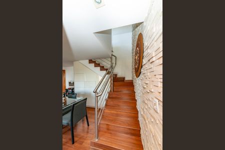 Apartamento à venda com 168m², 3 quartos e 3 vagasEscada