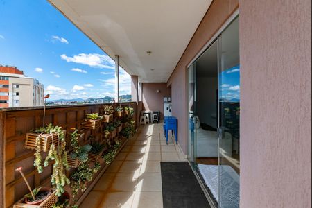 Apartamento à venda com 168m², 3 quartos e 3 vagasVaranda