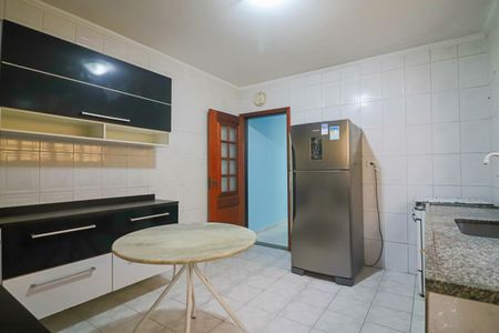 Casa à venda com 130m², 3 quartos e 2 vagas Casa à venda com 130m², 3 quartos e 2 vagasCozinha