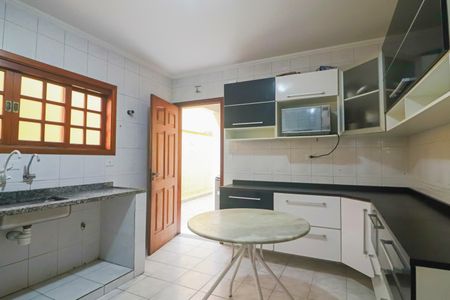 Casa à venda com 130m², 3 quartos e 2 vagas Casa à venda com 130m², 3 quartos e 2 vagasCozinha