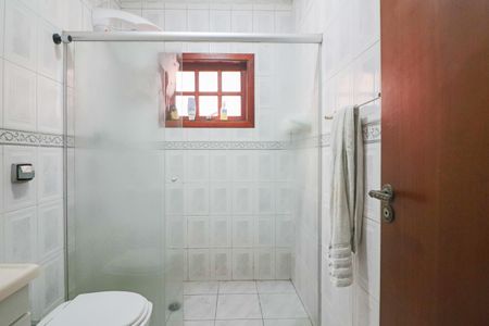 Casa à venda com 130m², 3 quartos e 2 vagas Casa à venda com 130m², 3 quartos e 2 vagasBanheiro Social